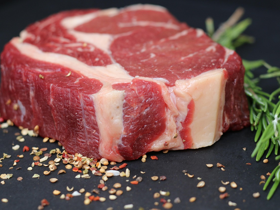 Un morceau de bifteak (steak)
